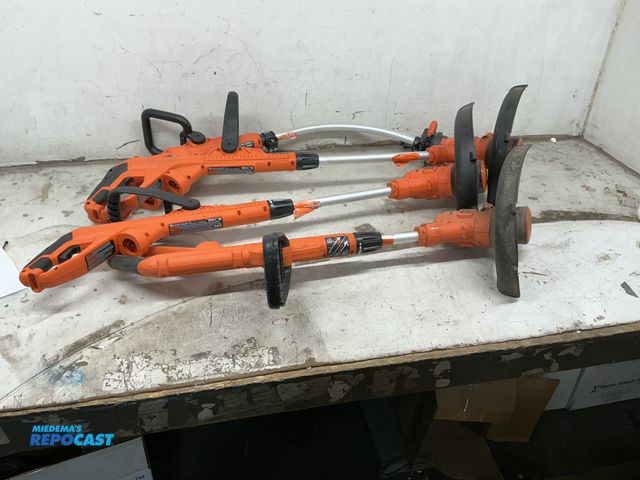 Lot 2-27153 - (4) Black + Decker extendable electric trimmers.  No cords.