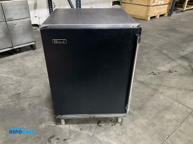 Lot 2-55013 - Commerical Refrigerator Perlick 115 volt/single phase commercial wine cooler with 3 slide out shelve...