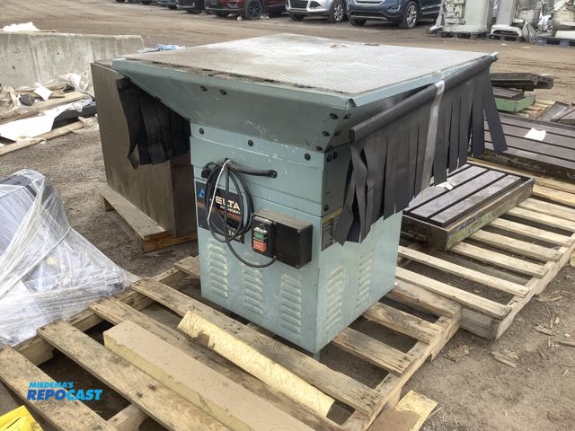 Lot 2-32839 - Delta Machinery  Sand trap 4x4 downdraft table