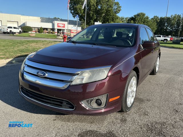Lot 2-99614 - 2011 Ford Fusion SE Sedan FWD