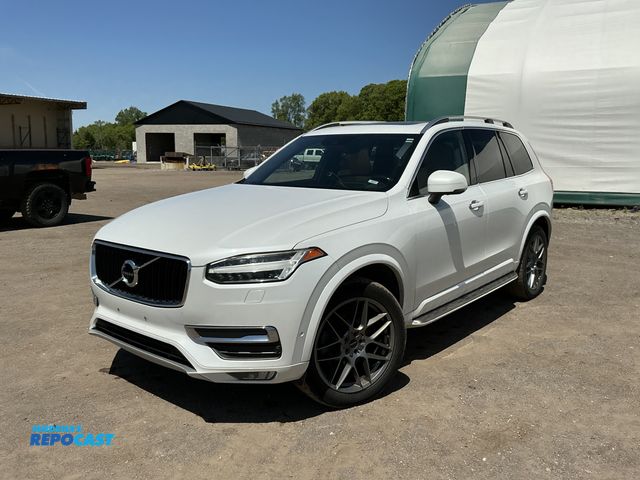 Lot 2-90218 - 2017 Volvo XC90 T6 Momentum AWD SUV AWD