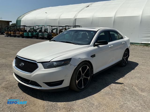 Lot 2-90456 - 2016 Ford Taurus SHO AWD Sedan AWD