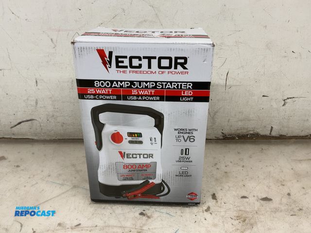 Lot 2-19384 - Vector 800 AMP Jump Starter - 25 Watt USB- C Power/ 15 Watt USB-A Power/ LED Light