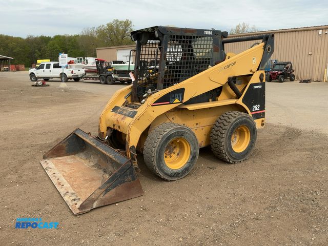 Lot 2-43266 - 2003 Caterpillar 262 Skid Steer Loader