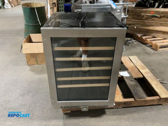 Lot 2-69206 - Scratch & Dent Vinotemp VT-51SZ01SS 51-Bottle Single-Zone Wine Cooler