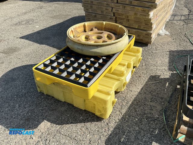Lot 2-76955 - Industrial modular spill containment.