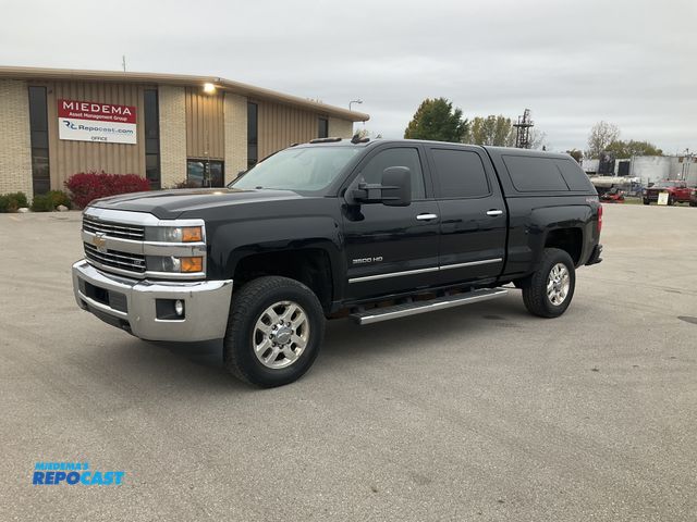 Lot 2-20130 - 2015 Chevrolet Silverado 3500 HD LTZ Crew Cab Short Box Pickup Truck 4x4