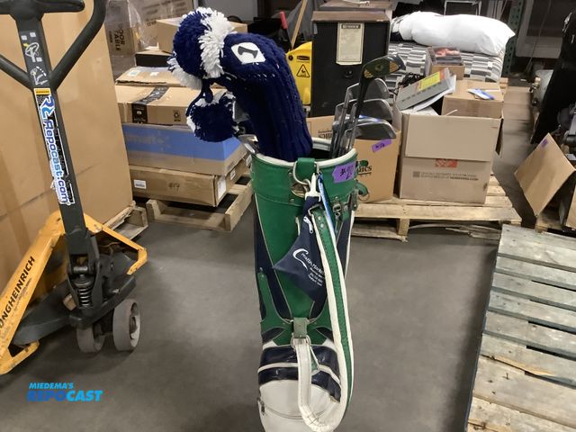 Lot 2-99216 - Golf clubs