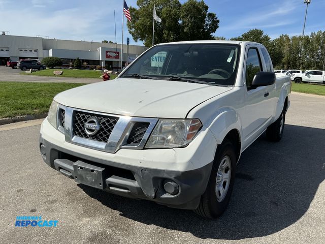 Lot 2-33425 - 2017 Nissan Frontier SV Extended Cab Pickup Truck RWD