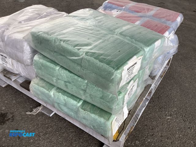 Lot 2-27356 - Floor Scrubber AST34GM5 medium green comet bland wet mop 5” heads (3 bags of 12)