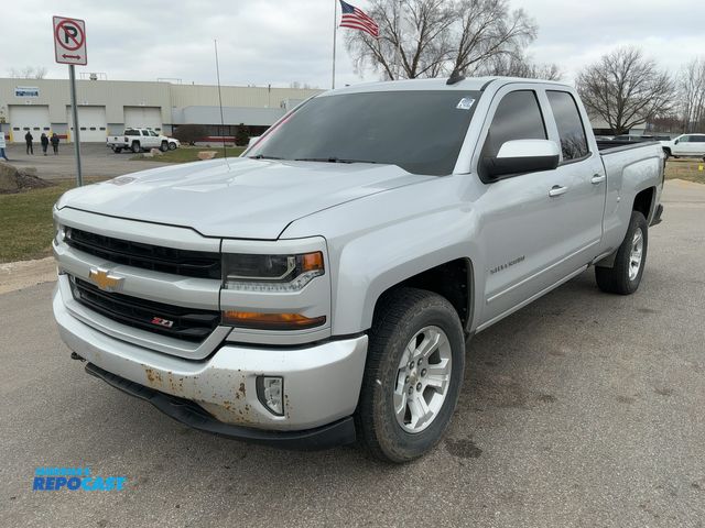 Lot 2-43689 - 2018 Chevrolet Silverado 1500 LT Double Cab 4WD Double Cab Standard Box Pickup Truck 4x4
