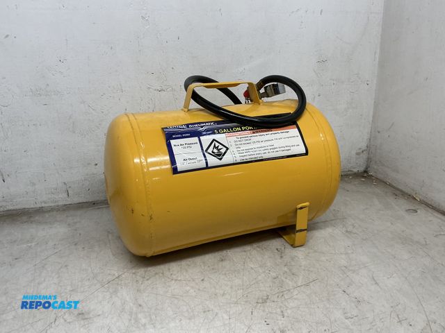 Lot 2-94734 - 65594 5 gallon portable air tank