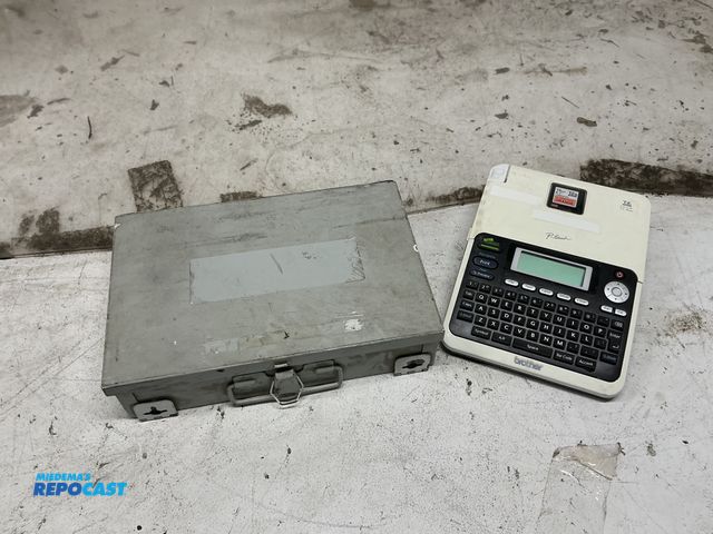 Lot 2-79340 - Brother PT-2030 P-Touch 1.5Vx6 9W (AA Alkaline LR6) battery powered printing system maker with a met...