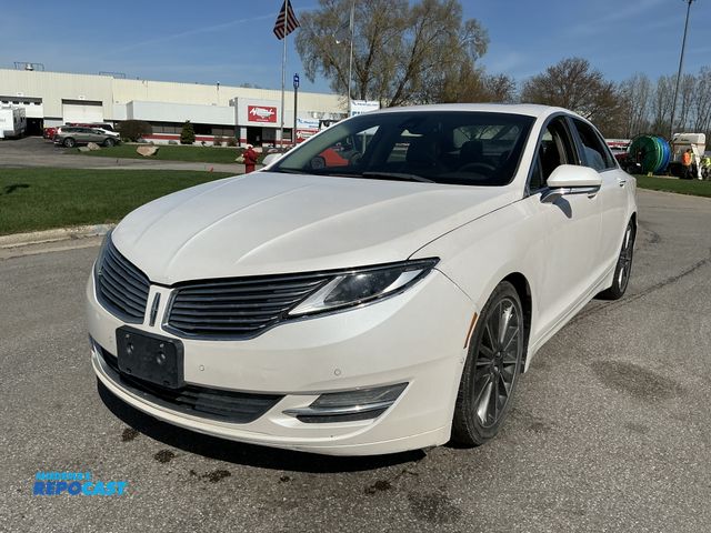 Lot 2-79708 - 2013 Lincoln MKZ Sedan AWD