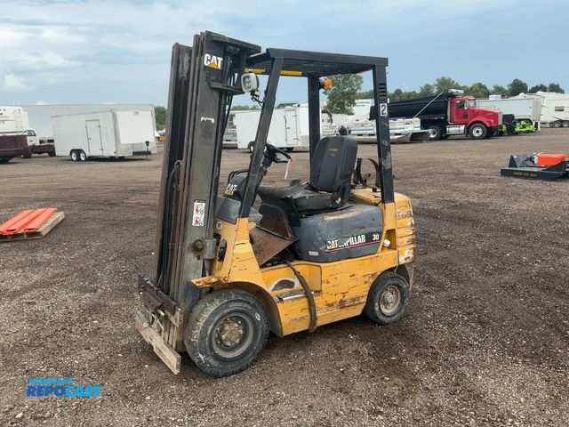 Lot 2-40754 - Caterpillar GP15 Forklift for Parts or Repair