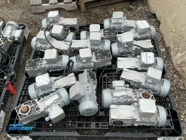 Lot 2-33827 - Skid of Lenze 3-Phase Gear Motors.