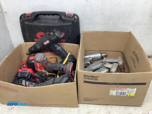 Lot 2-27080 - lot of 7 air wrenches and a box of battery powered tools and chargers
