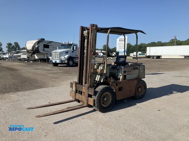 Lot 2-30373 - Clark CFY40 Forklift