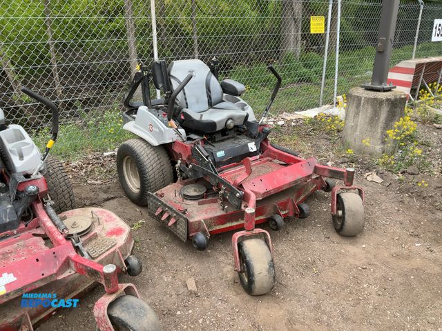 Lot 2-35462 - ExMark LZE751GKA604A1 Zero-Turn Lawn Mower