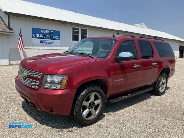 Lot 2-61771 - 2013 Chevrolet Suburban LTZ 1500 SUV 4x4