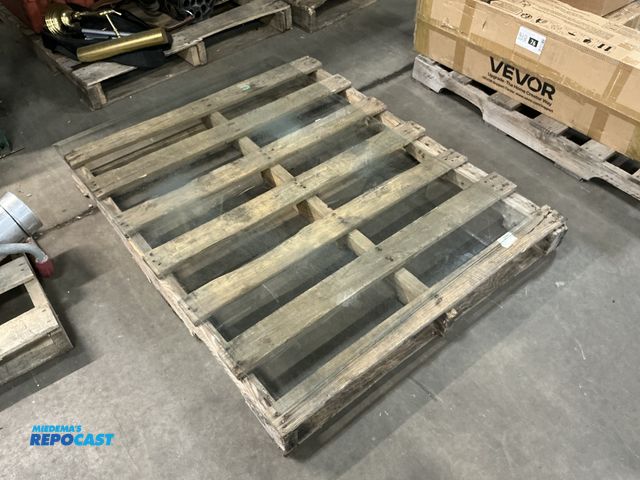 Lot 2-76771 - tempered glass office chair mat - 4' x 3'