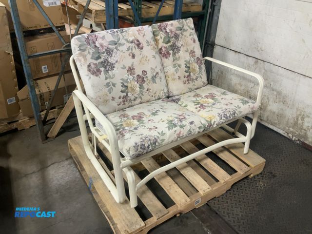 Lot 2-18079 - 2-Seater patio rocking chair