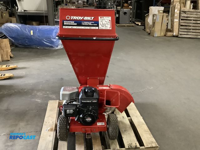 Lot 2-33863 - troy bilt chipper shredder. model 24a-414b766 CS4265