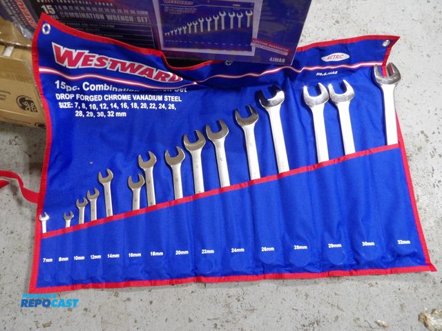 Lot 2-53072 - New Westward Combination wrench set, alloy steel, satin, 15 tools, 7mm to 32mm range of head size, 1...
