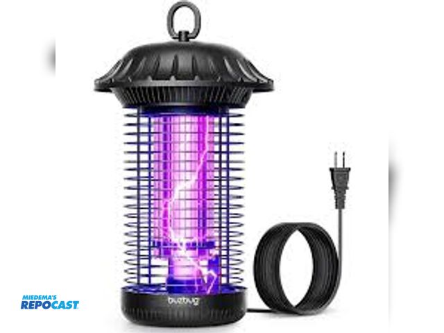Lot 2-27706 - Buzbug electric bug zapper model MO-008C