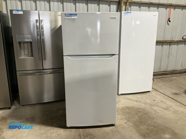 Lot 2-91172 - Scratch & Dent Free Standing Frigidaire  FFTR1835VWD Refrigerator/Freezer
