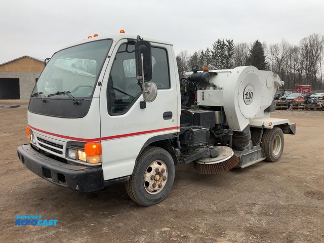 Lot 2-44958 - 2005 Isuzu NPR Vacuum Sweeper Truck