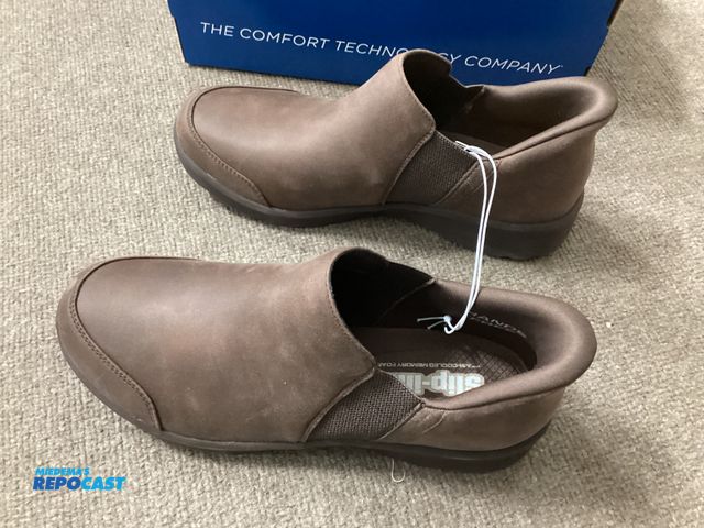 Lot 2-67352 - New Skechers slip-ins. Autumn Leaves dark brown women’s boots. Size 11