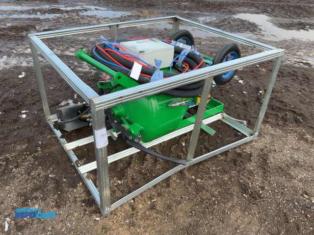 Lot 2-42229 - New JCT DB500 Dustless Blasting Unit, Includes SHWL Sand Blast Hose W.P. : 1.2 MPa, Approximately 53...