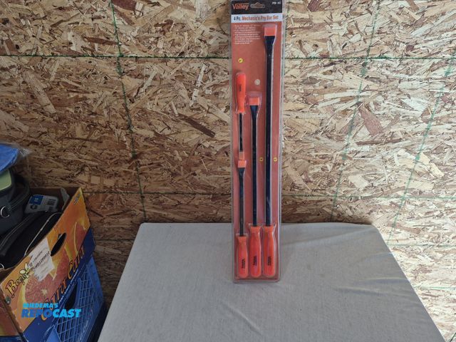 Lot 2-55566 - new mechanics pry bars sizes 8", 12", 18", and 24". made of high impact square puc drop forged, heat...