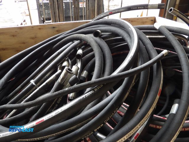 Lot 2-58293 - Pallet/Gaylord new hydraulic hoses asst. sizes and applications