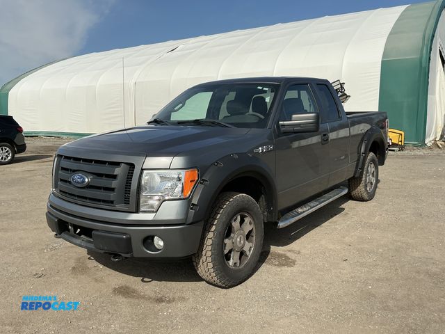 Lot 2-40975 - 2010 Ford F-150 STX SuperCab 6.5-ft. Bed 4WD SuperCrew Standard Box Pickup Truck 4x4