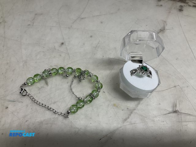 Lot 2-28525 - Green Bracelet with matching green stone Ring size 7 - new