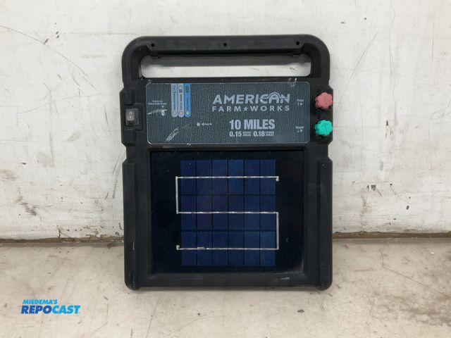 Lot 2-18070 - American Farm works 10 mile solar powered electric fence control