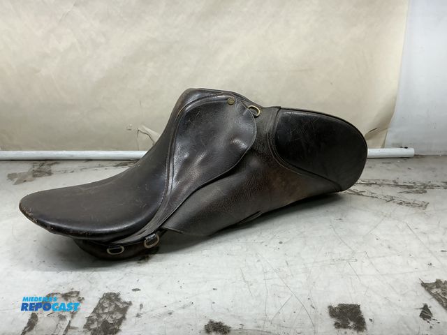 Lot 2-69045 - Dark brown leather horse saddle.
