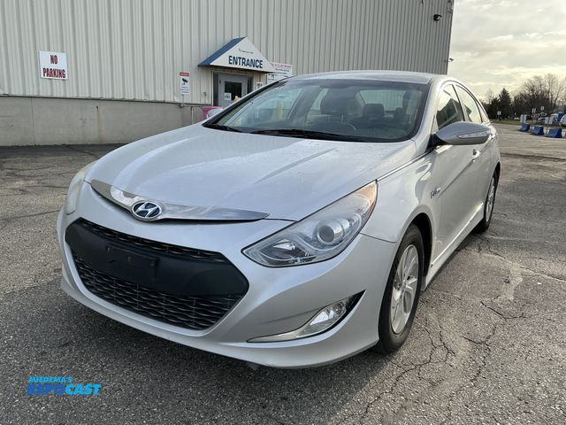 Lot 2-77250 - 2015 Hyundai Sonata Sedan Hybrid FWD
