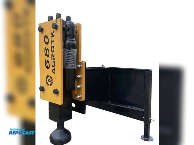 Lot 2-91825 - New AGT PD680-PZ Post Driver Skid Steer Attachment Quick Attach