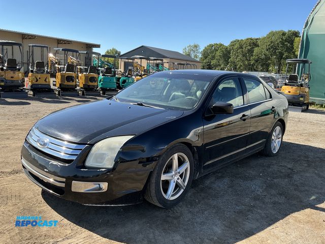 Lot 2-20040 - 2007 Ford Fusion V6 SEL AWD Sedan AWD