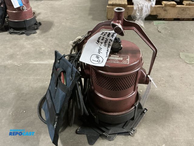 Lot 2-92184 - 1,000 watt Molequartz Mickey-mole type 4081 studio fixture spotlight S/n 12975