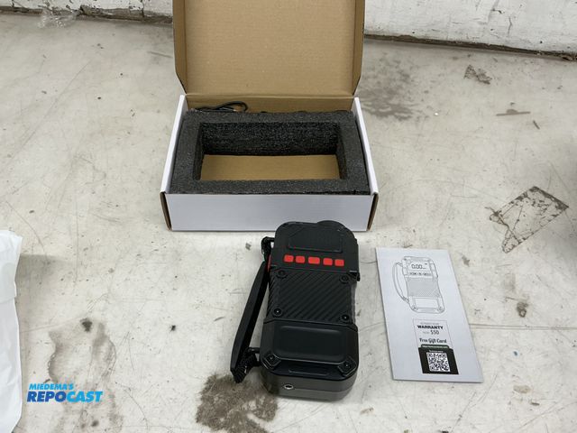 Lot 2-37187 - Brand New Tire Inflator #HS-B-02