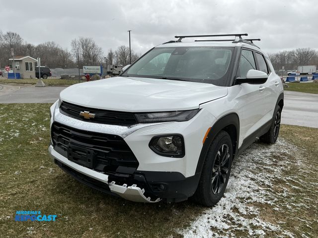 Lot 2-43681 - 2021 Chevrolet Trailblazer LT SUV FWD