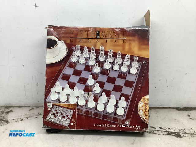 Lot 2-15599 - Fifth LTD avenue crystal chess / checkers set - 57 total pieces