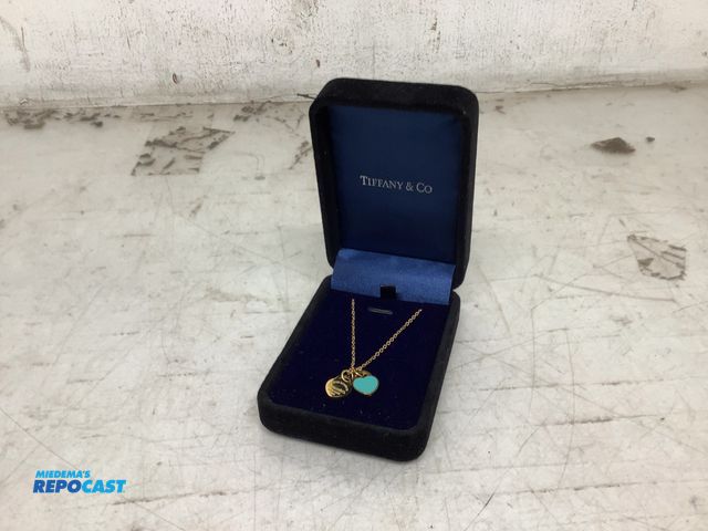 Lot 2-74023 - New Tiffany &amp; Co. mini gold double heart tag pendant/necklace