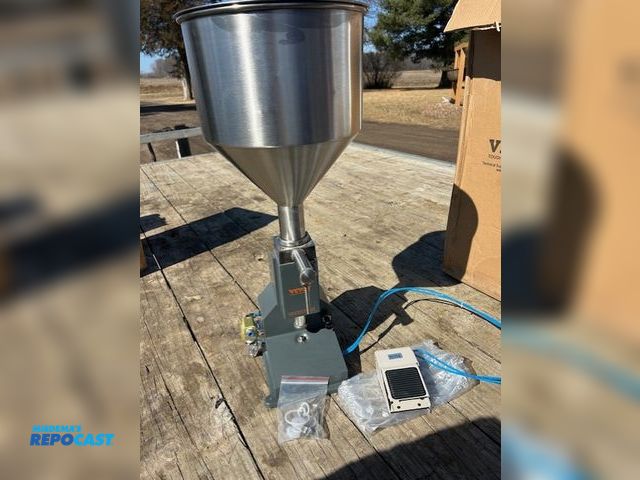 Lot 2-tbd - Pnuematic Liquid/Paste Stainless Steel Filling Machine with foot pedal. Fills 5-50ml bottles. Vevor ...