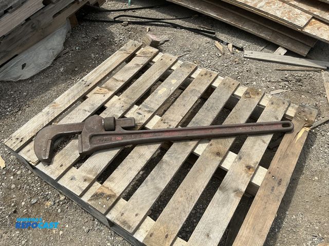 Lot 2-99503 - Large pipe wrench 45" ritco 60
