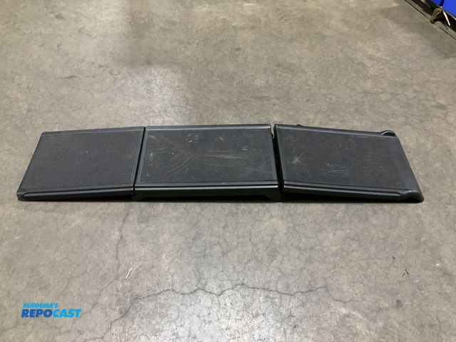 Lot 2-69685 - Plastic XDB-453B Pet Ramp/Ladder for Car - approx. 16.2x70.9”
